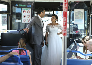 'Jane the Virgin' season 2 finale spoilers, plot news: Here comes the bride... in her bus?