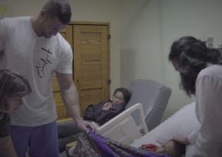 Tim Tebow takes time off from sports for mission trip to Philippines
