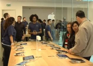 'iPhone 7' news and updates: Apple releases software update against hacking