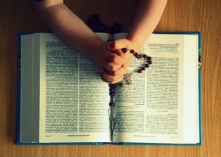 Tennessee school district suspends bible club after complaint from atheist group