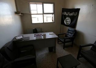 ISIS warns supporters against downloading fake Islamic State magazines