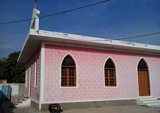 Mob attacks Pakistani Christian pastor and family