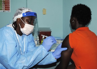 Ebola Outbreak News 2015: Cases Rise In West Africa As Virus Wipes Out 20 Percent Of Sierra Leone's Surgeons