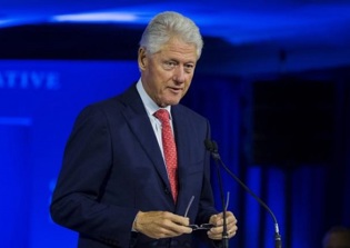 Bill Clinton: Donald Trump's 'Make America great again' slogan means 'more than it sounds'