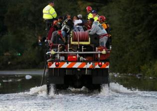 Hurricane Matthew aftermath sees hundreds stranded in North Carolina floods
