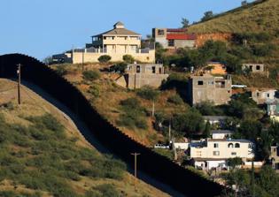 Donald Trump Mexico wall latest news update 2017: Massachusetts sheriff offers prison inmates to build Trump's wall