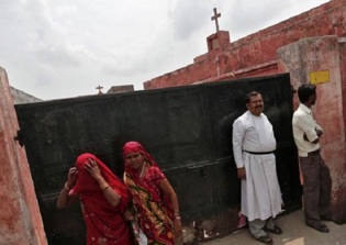 Indian pastors undergo legal trainings to help them against persecution