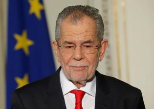Austrian president suggests all women may have to wear headscarves to fight Islamophobia