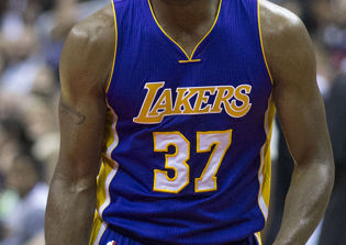 Los Angeles Lakers trade news update: Metta World Peace returns to Hollywood