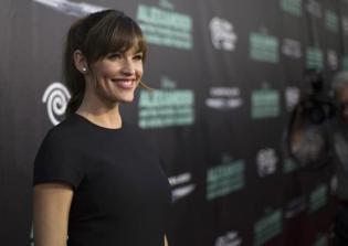 Jennifer Garner reunites with cast of 'Juno' to raise funds for Planned Parenthood