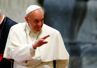 Pope Francis: 'Persecution' not 'genocide' describes plight of Christians in Middle East