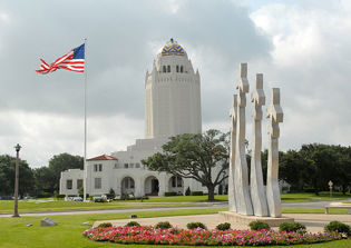 Air Force flight surgeon says commanding officer punished him for his Christian beliefs