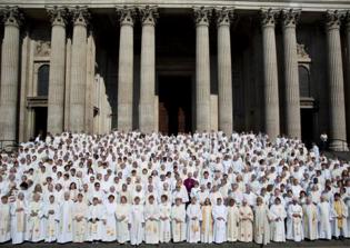 Gay marriage battle set to strain Church of England