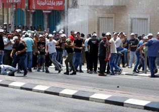 Israel refuses to remove metal detectors outside Jerusalem mosque despite protests