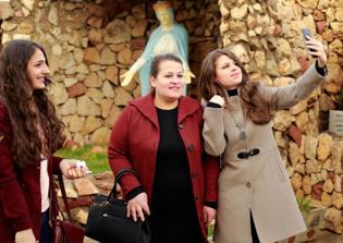 Young Muslims in Iraq celebrated mass with Christians over New Year