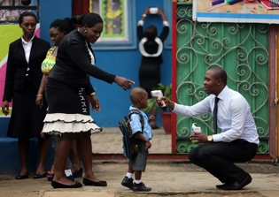 Ebola Outbreak 2014 Latest News: Could Lead to Chaos, Collapse of Nations â€“ Experts