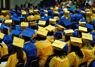 Crowd cheers as Ohio graduates defy atheist group through the Lord's Prayer recital