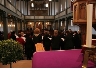 Majority of pastors' spouses say they have few people to confide in about important life matters