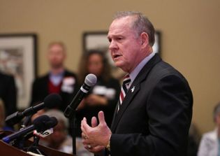 Pastors withdraw support for Roy Moore amid sexual misconduct allegations
