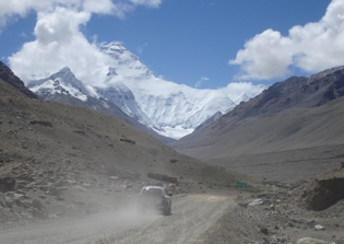 Climate Change Threat on Mt. Everest; Rising Risks Say Scientists