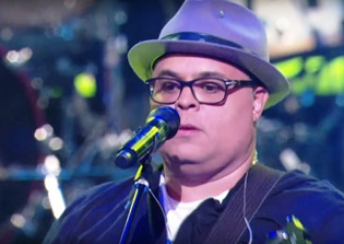 Churches respond to prominent members' actions: Alabama governor expelled, Lakewood senior worship leader on indefinite leave