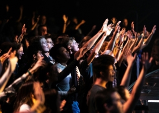 Evangelical Christianity Growing Among Young Adults, Men, and Ethnic Minorities in Britain: Report