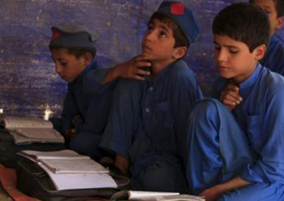 Evangelicals acting as Good Samaritans to refugees are asked: Are you helping to care or to convert?