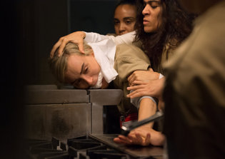 'Orange is the New Black' season 4 news, updates and spoilers: New full trailer released; Piper's life in danger, Stella still out of the picture?