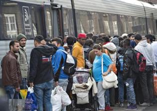 Muslim, Christian congregations team up to help transit refugees in Sweden