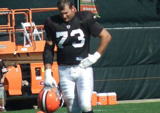 NFL trade rumors: Cleveland Browns and Denver Broncos may revisit Joe Thomas trade talks
