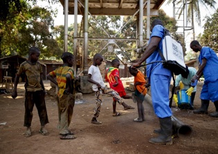 Ebola Outbreak News 2015: Slow International Response Costs Thousands of Lives – M.S.F.