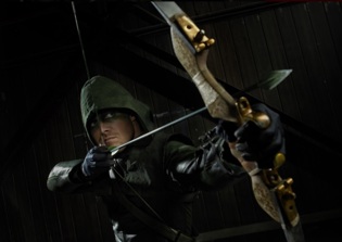 'Arrow' Season 5 spoilers: Next villain will be 'more human,' crossover episodes with 'Supergirl' likely?