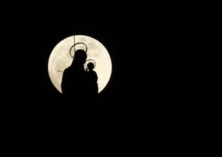 Thousands of Christians gather in Oklahoma to rival Satanic 'Black Mass'