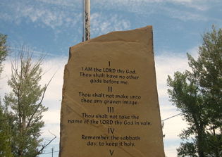Pennsylvania churches distribute 1,500 Ten Commandments signs following removal of monument from public school