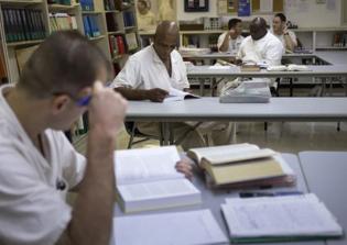 100 evangelical leaders sign declaration calling for criminal justice reform