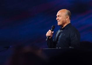 Greg Laurie preaches God's assurances to troubled hearts at Harvest Georgia 2016