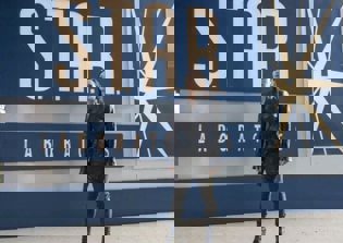 'The Flash' season 3 episode 12 spoilers, news: Iris could die sooner than expected; Jessica Camacho talks about Gypsy and Cisco