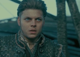 'Vikings' season 5 air date, spoilers, news: Ivar weeps at Sigurd's burial, continues to struggle with anger issues