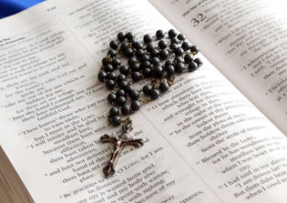 Dentist plays Christian music all day to 'keep demons out', former employees file complaint