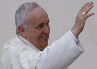 Pope Francis Weighs in on Gay Marriage Debate, Says All Government Workers Have Right to 'Conscientious Objection'