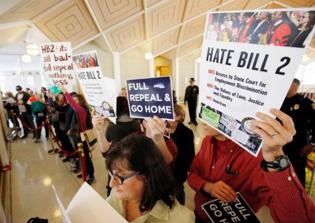 North Carolina lawmakers refuse to repeal controversial bathroom bill