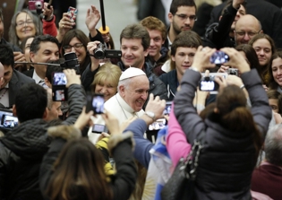 Pope Francis To Meet Typhoon, Quake Survivors In Visit To Philippines