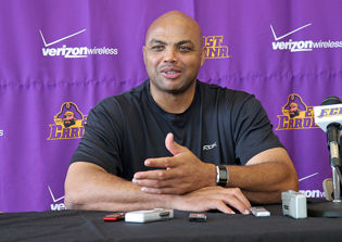 Ferguson Michael Brown Latest News Update: Charles Barkley Backs Ferguson Jury Verdict, Says Rioters Are 'Scumbags'