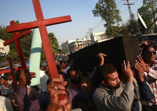 Muslim mob attacks Christian man's family over debt payment in Pakistan